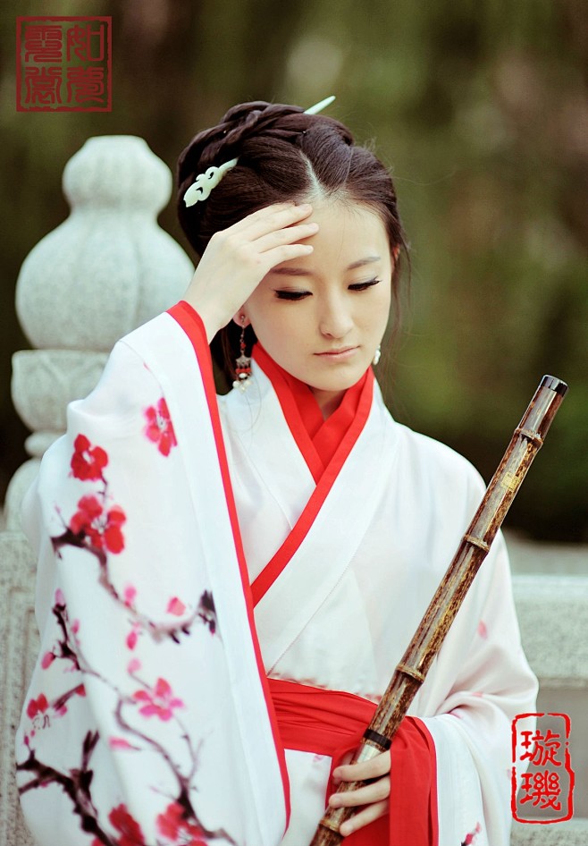 玉宇轻寒采集于2016-05-05 18:54:37璇玑汉服玉宇轻寒该采集也在以下